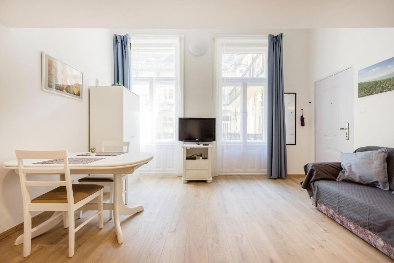 V12 Apartments Budapest Extérieur photo